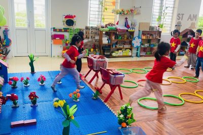 HOẠT ĐỘNG CHÀO MỪNG NGÀY NHÀ GIÁO VIỆT NAM 20/11 “Đo chiều dài của ba đối tượng bằng một đơn vị đo”.