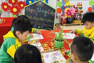 Sôi nổi các hoạt động trải nghiệm chào mừng Ngày Quốc tế Phụ nữ 08/3 tại Trường Mầm non Hải Phúc.